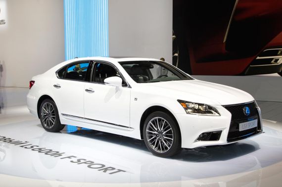 新款雷克萨斯LS亮相莫斯科车展