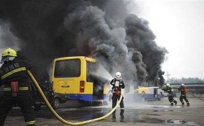 内饰防火性能差大巴阻燃待升级