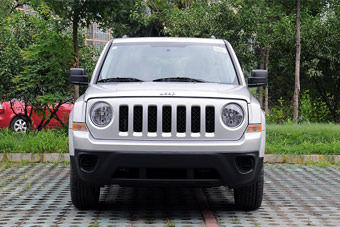 视频：2011款JEEP自由客高清视频详解