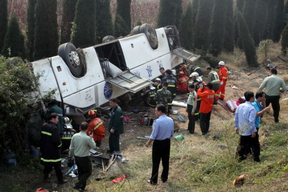 青银高速山东淄博段两车相撞致14人亡