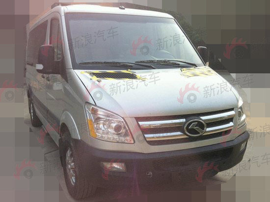 翻版奔驰凌特 金龙汽车赛马商用车曝光