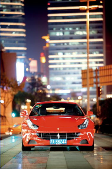 开着法拉利去郊游--试驾法拉利FF