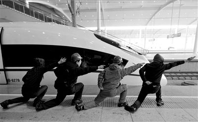 世界首条高寒高铁哈大线开通