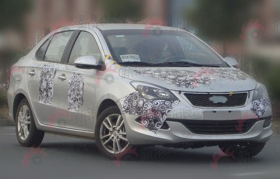 奇瑞A2低伪谍照曝光 明年下半年上市