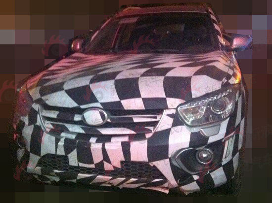 上市指日可待 一汽奔腾SUV谍照再曝