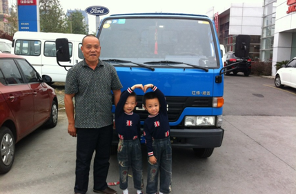 江铃轻卡情感营销落幕 家族成员团聚