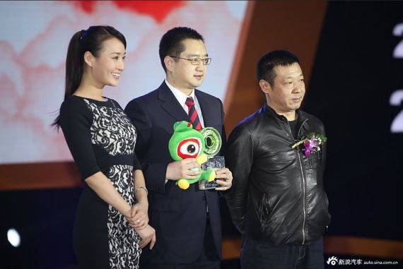 《新周刊》封新城：微博成了新媒体