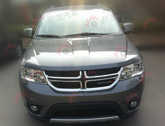 定位高于菲翔 新款酷威3.6L四驱国内首曝