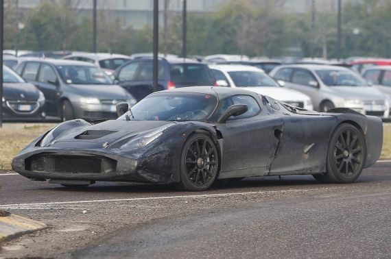 法拉利F150最新谍照曝光 日内瓦首发