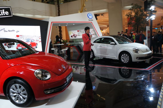 新甲壳虫京城路演中 购车可享2年免息贷款