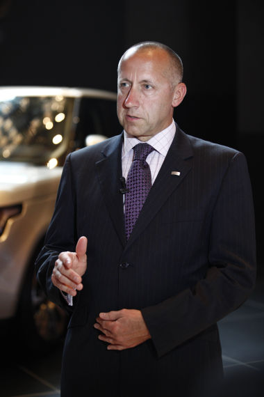 米克•卡梅隆：新揽胜全铝车身能经受考验