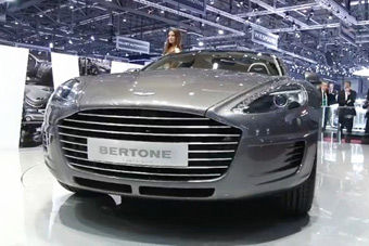 视频：阿斯顿马丁博通2+2旅行亮相日内瓦