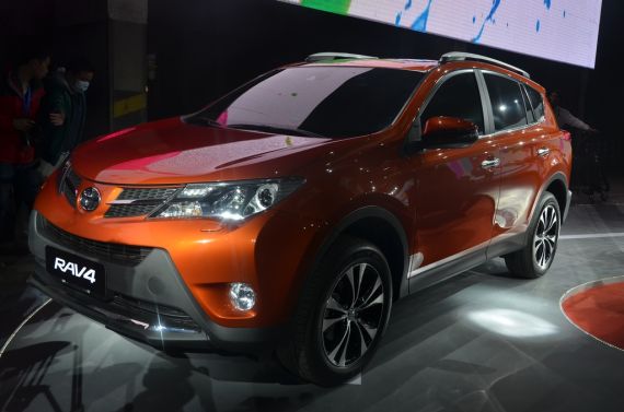 丰田“心动之夜” 新RAV4亮相抢先实拍