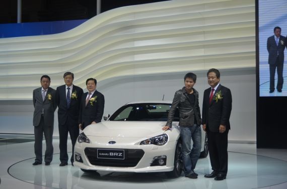 斯巴鲁BRZ亮相上海车展 韩寒到场助阵