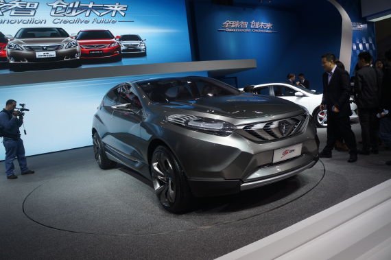 长安SUV顶级车型 CS95概念车全球首发