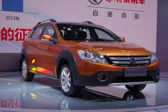 乐嘉助力东风风神新H30 CROSS上市 7.38万起