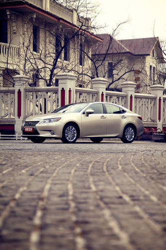 追赶前方那一片宁静 试驾LEXUS ES 350