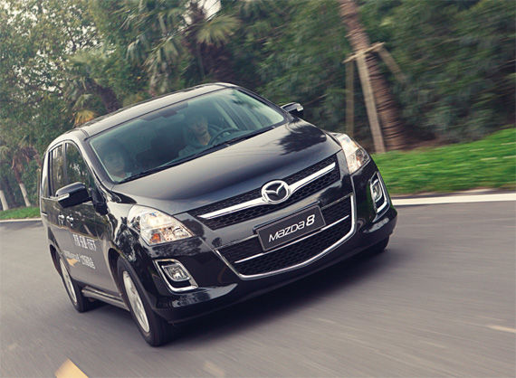 第三极--试驾一汽马自达8(图)