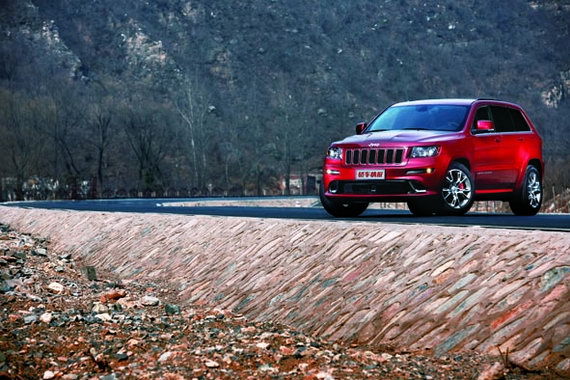 力吞山河--试驾Jeep大切诺基SRT8