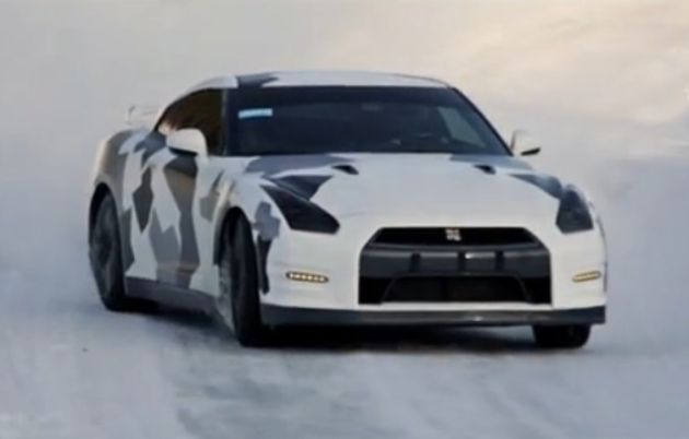 雪山飞狐 日产GT-R雪地狂飙