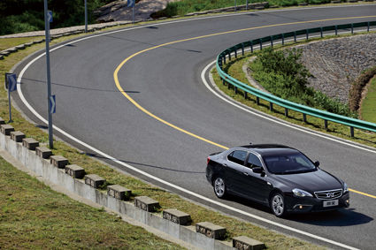 贴地行--试驾北汽绅宝(图)