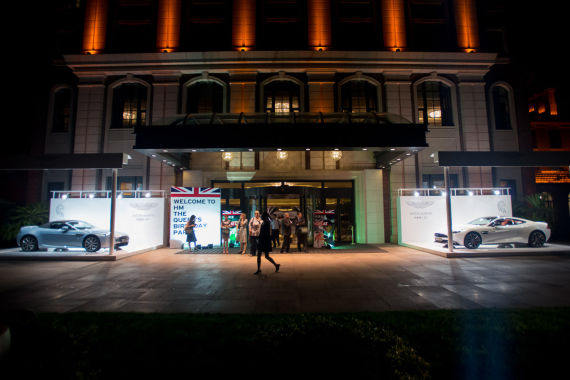 阿斯顿 马丁献礼英国女王生日上海庆典