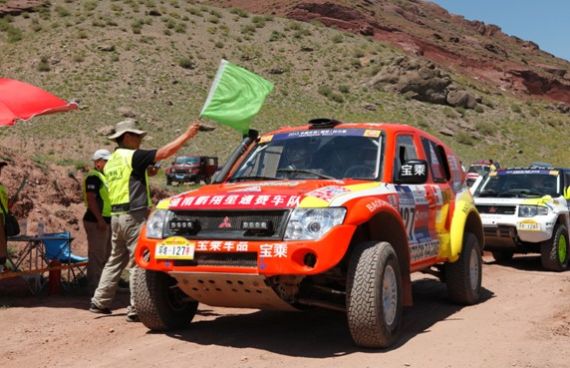 2013环塔拉力赛正式开赛