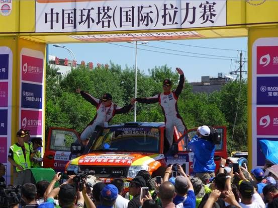 环塔拉力赛开赛 星通征战4000米大漠打响第一枪