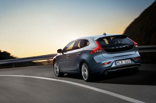 购沃尔沃V40智逸版享购置税、保险补贴