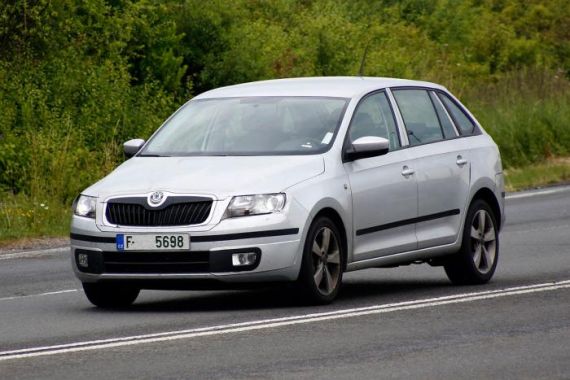 斯柯达Rapid旅行车谍照 将亮相法兰克福