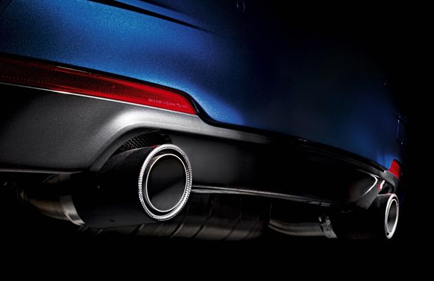 全新BMW 335i配备Akrapovic排气视频