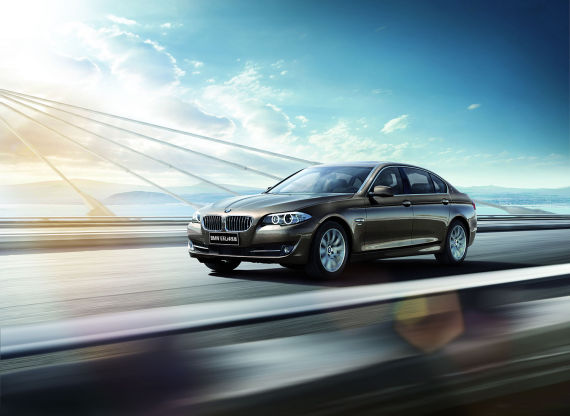 BMW5系Li卓乐版接受预定 售56.19-77.5万