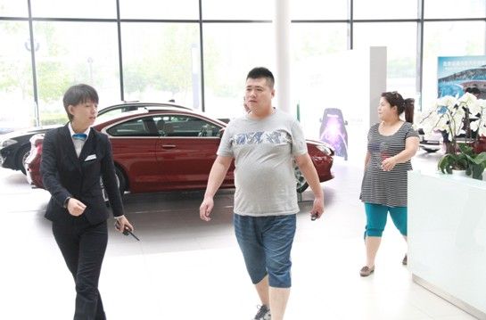 宝马车主 北京培训讲解雨天行车安全