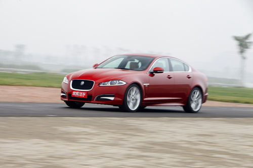 身着晚礼服的斗士--试驾捷豹XF 3.0