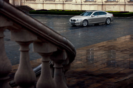 “全天候”座驾 试宝马全新740Li xDrive