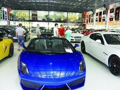 车展神秘买家2300万购布加迪 半价甩兰博基尼