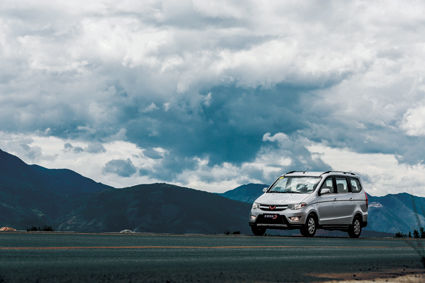 面面俱到--试驾五菱宏光S(图)