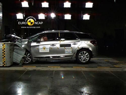 DS5五星标准 十分安全 让您驾驶无忧