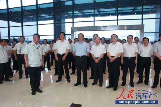 人民网：张房有陪同胡春华徐守盛考察广菲