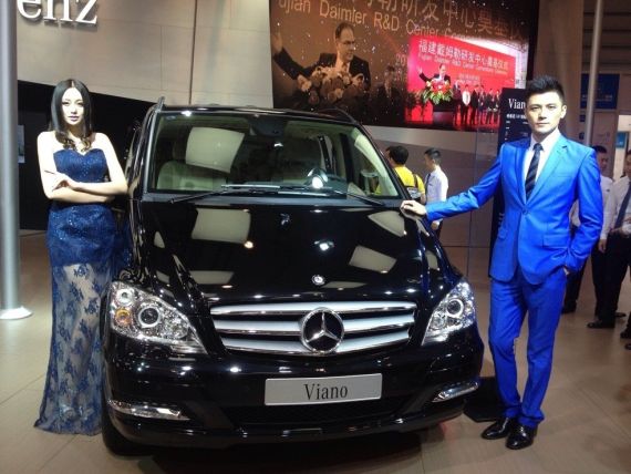 新车+新政 福建奔驰亮相成都车展