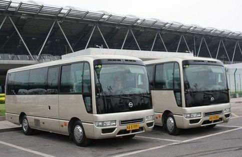 闪耀机场的高端商务用车 日产碧莲