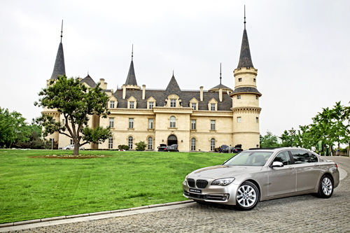 当豪华预见四驱--试驾宝马740Li