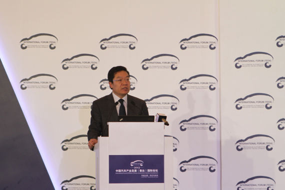 陈家昌：对新能源汽车发展要有包容的心态