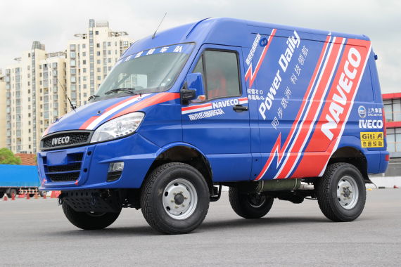 南京依维柯车队备战2013中国越野拉力赛