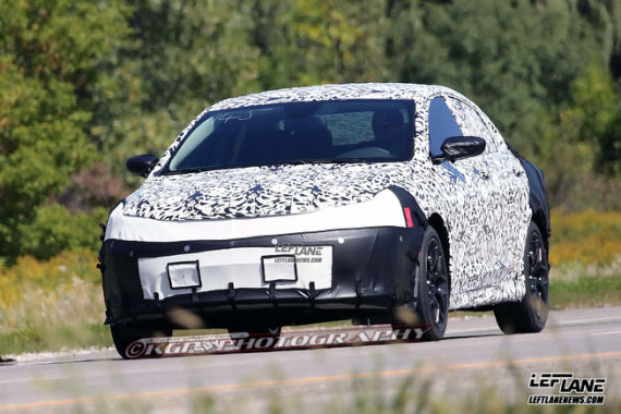 新款克莱斯勒200谍照曝光 明年初发布