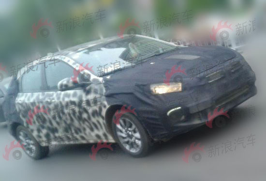 国产两厢版菲翔谍照曝光 性价比提升