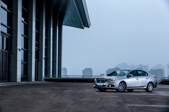 还是熟悉的味道--试驾雷诺新纬度(图)