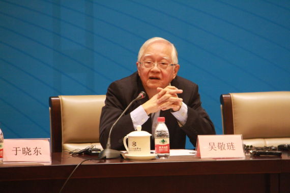 吴敬琏:旧体制遗产严重存在 新能源需创新环境