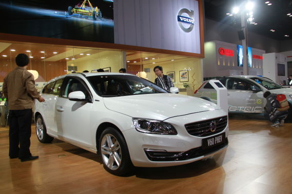 沃尔沃插电式混合动力和纯电动车亮相节能与新能源汽车成果展