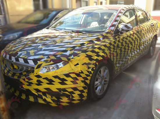 吉利帝豪EC9贴身详拍 内饰谍照首度曝光